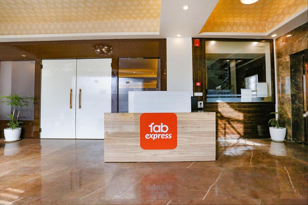 Fabexpress Kapashera Residency Near Igi Airport New Delhi Gurgaon Eksteriør billede